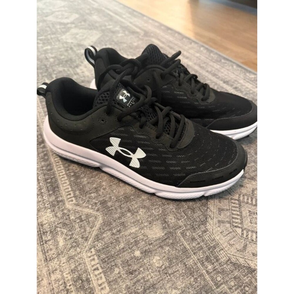 Men’s Underarmour Sneakers
